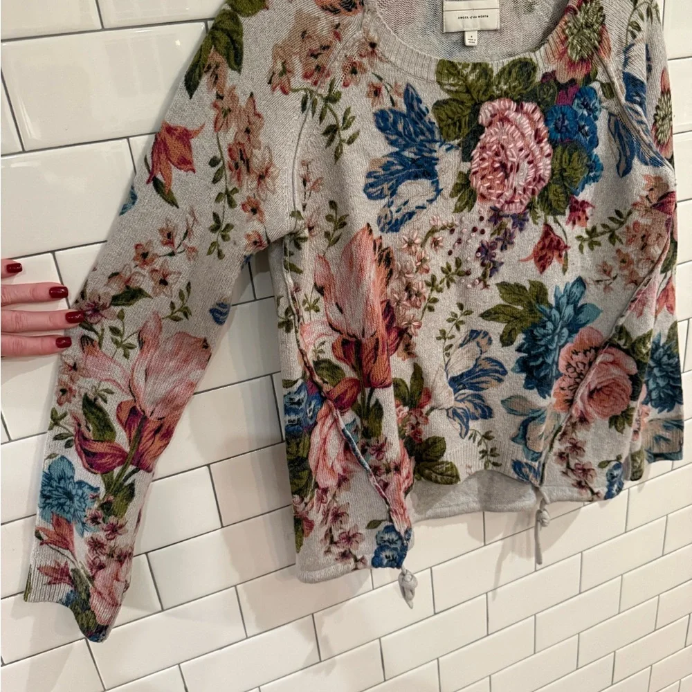 Angel Of The North Floral Knit Top - Picture 5 of 7